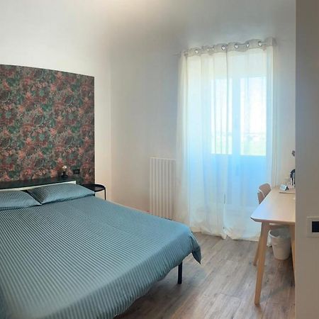 Sunrise Bed & Breakfast Marina Di Pisa Bagian luar foto