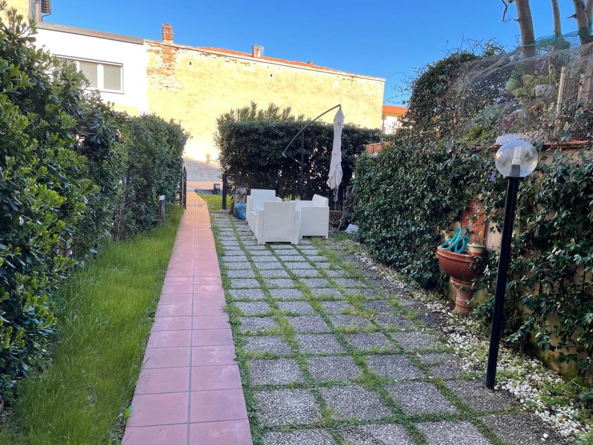 Sunrise Bed & Breakfast Marina Di Pisa Bagian luar foto