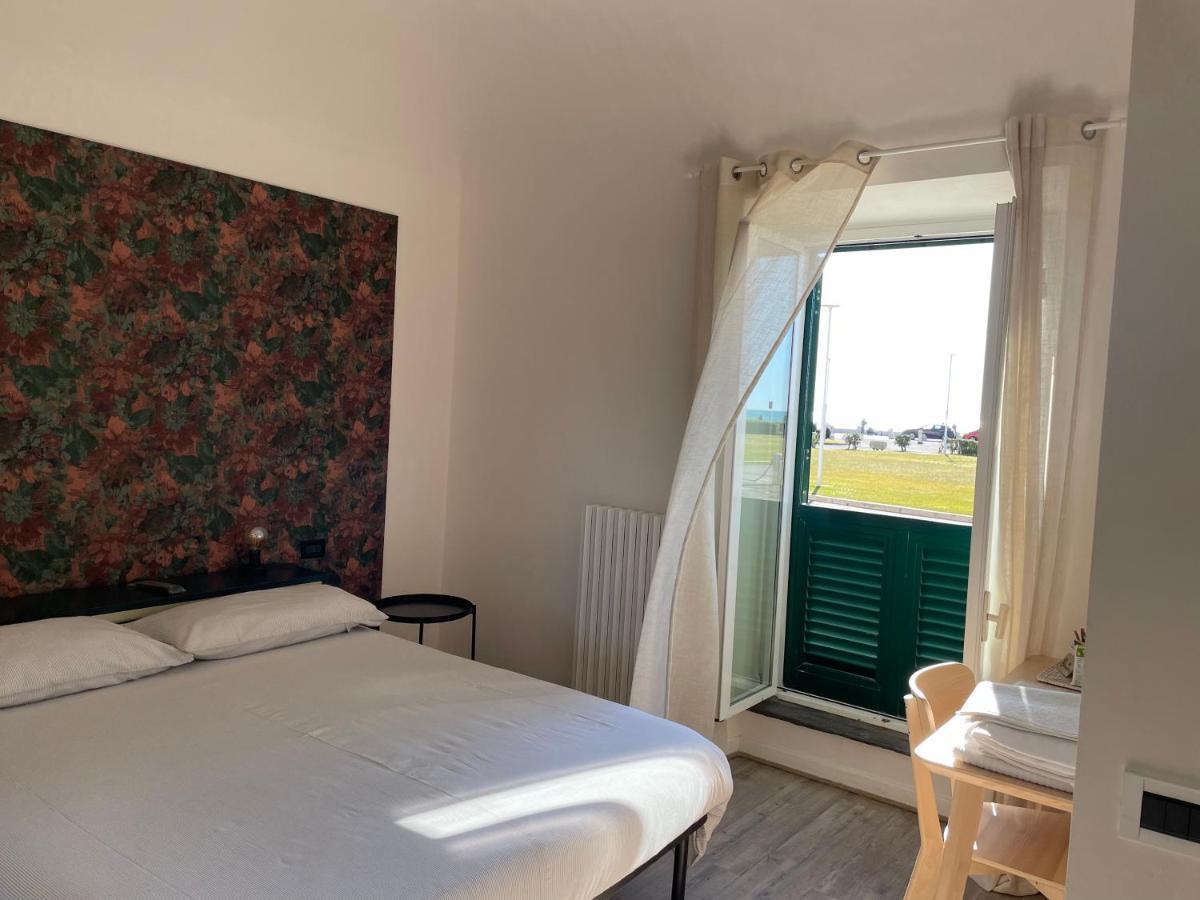 Sunrise Bed & Breakfast Marina Di Pisa Bagian luar foto